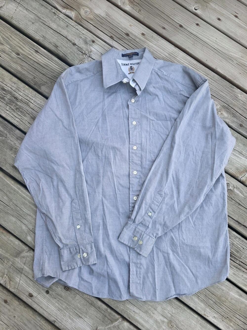 Vintage 90s Tommy Hilfiger Lion Crest Preppy Gray Button Up Shirt 16 1/2 34-35